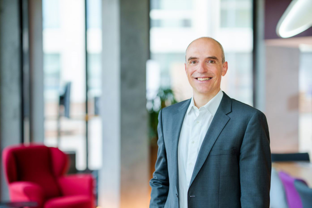 Stefano Santinelli hochaufloesend 96dpi 916KB